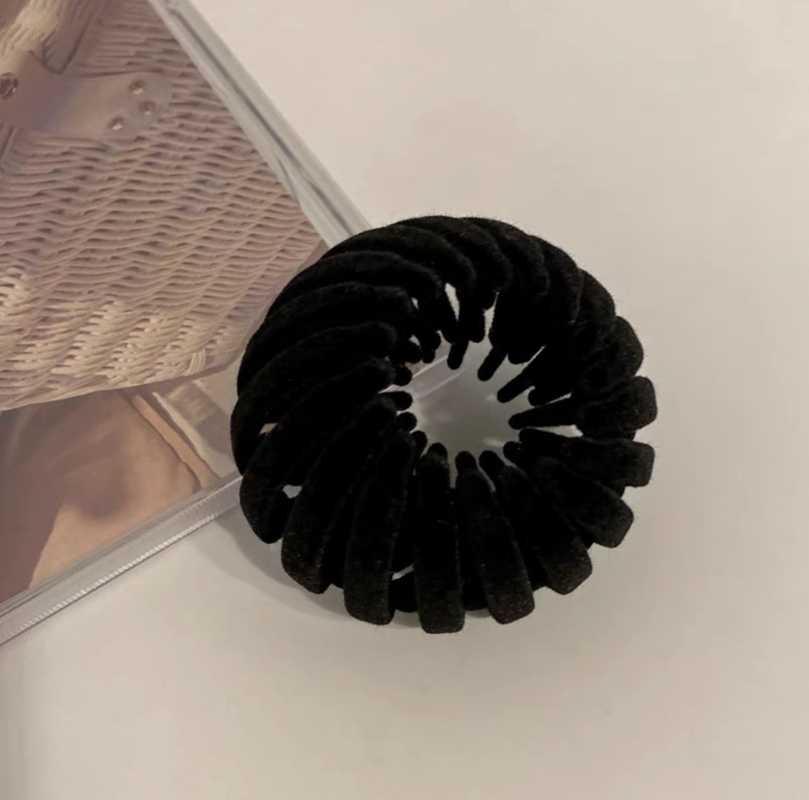 Maruko Bird's Nest Style Hair Tie - Image 10