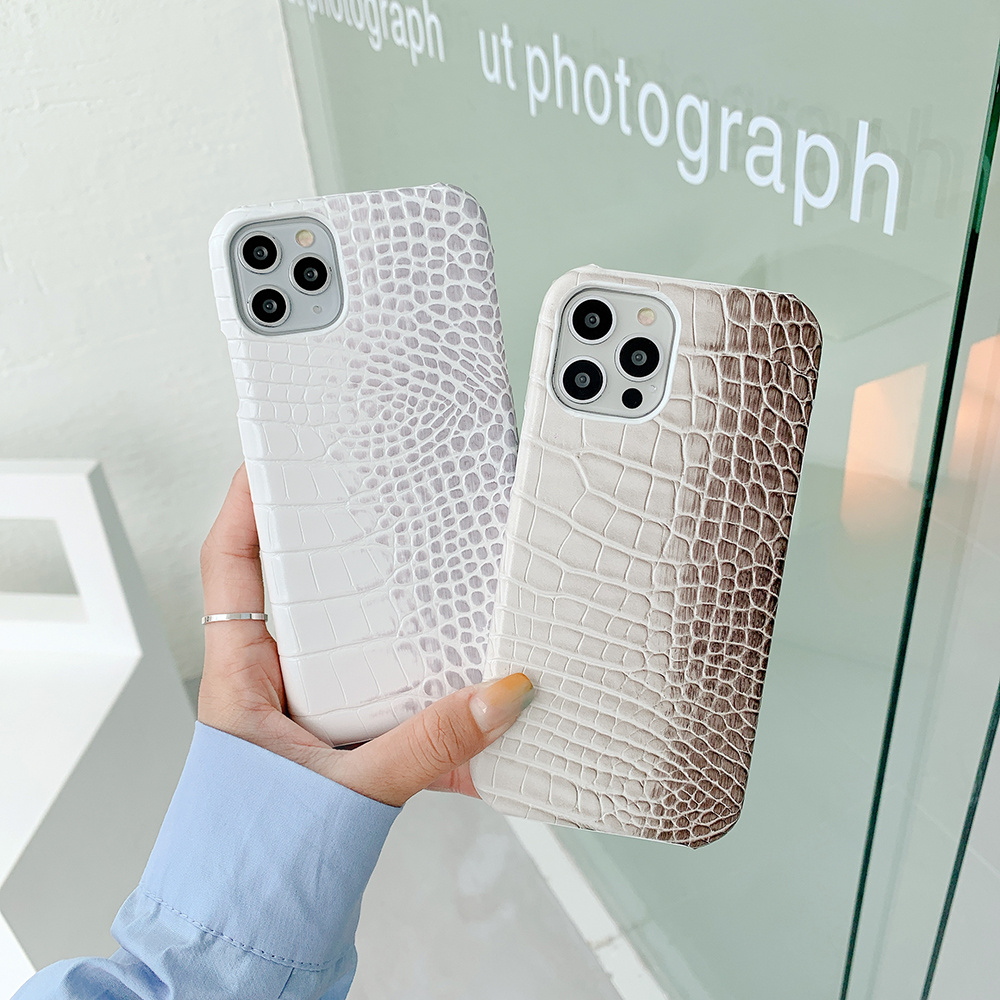 Gradient Crocodile-Print Leather Phone Case