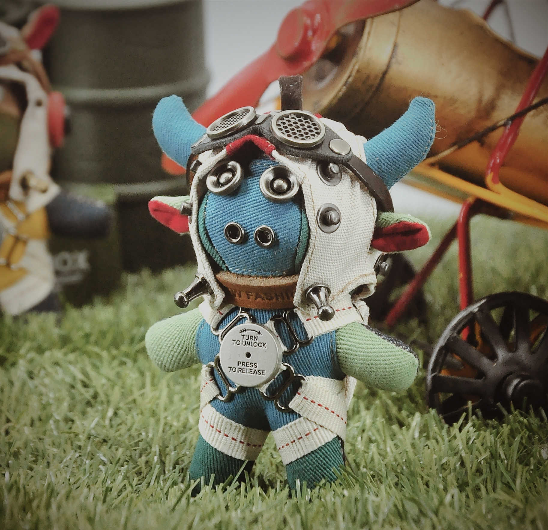 Cute Cow Retro Pilot's Little Pendant Keychain