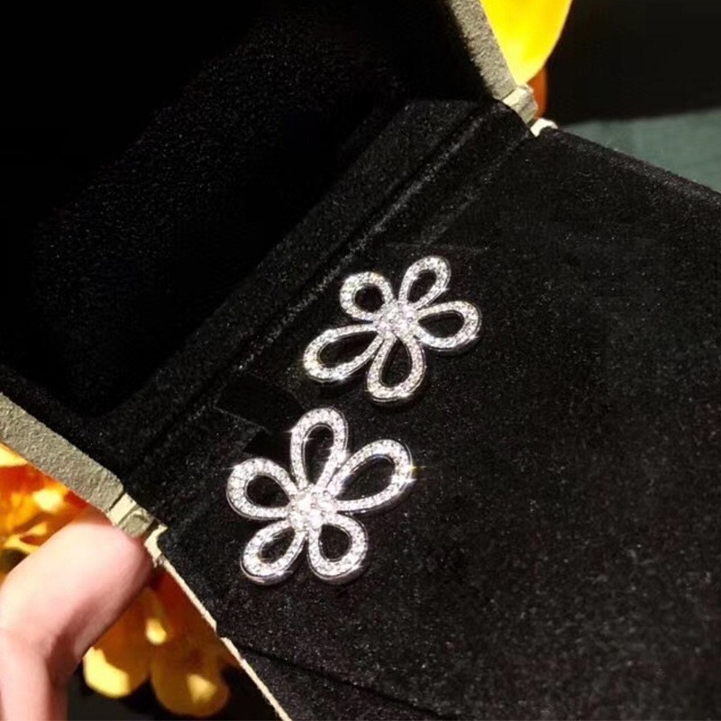 Hollow Sunflower Earrings For Women - Image 4