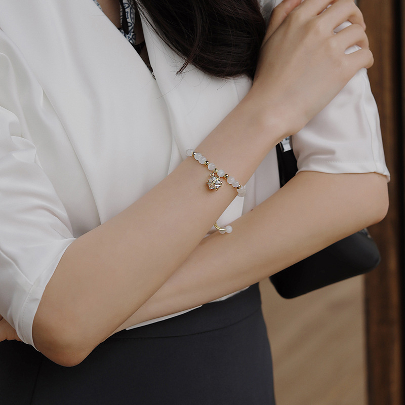 Simple Temperament Retro Bracelet - Image 4
