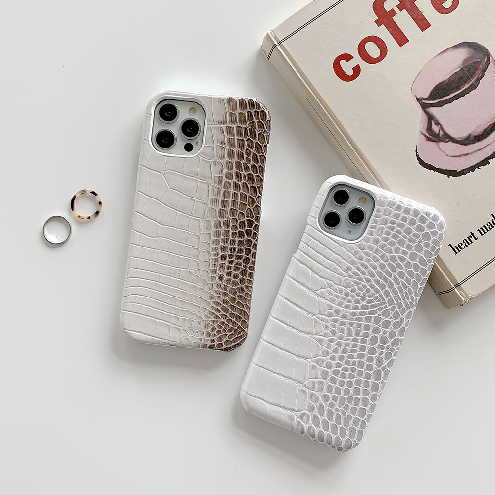 Gradient Crocodile-Print Leather Phone Case - Image 8