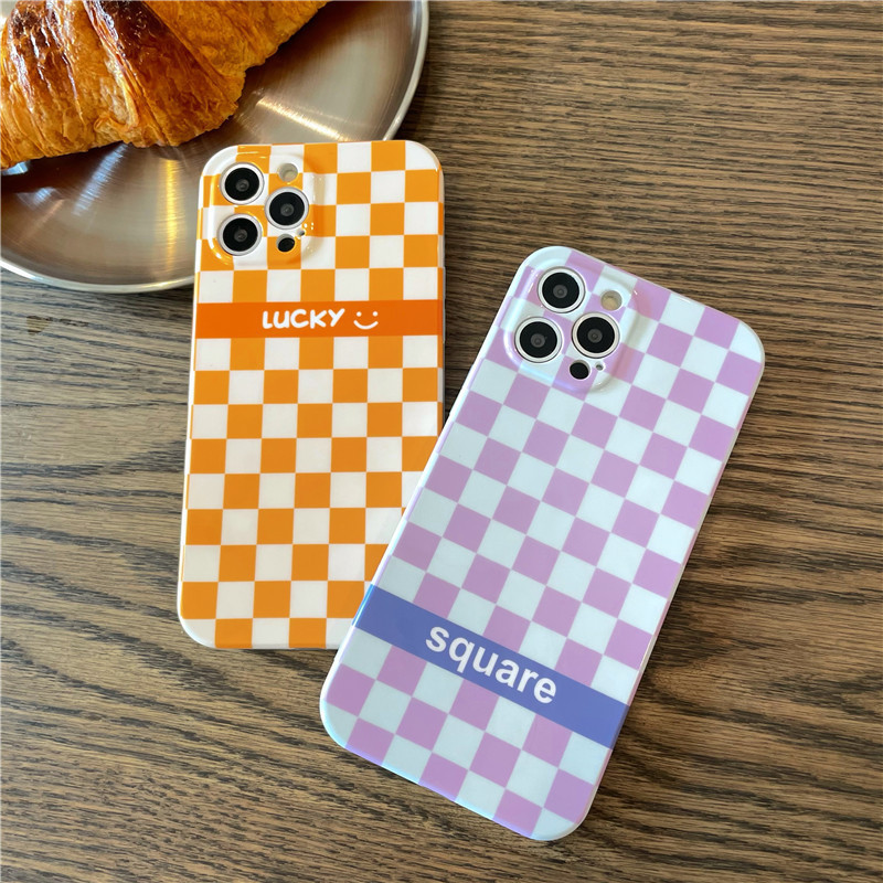 Cell Phone Case With Lattice Bracket - Image 5
