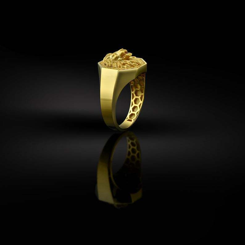18K Gold Vintage Thumb Ring For Men - Image 3